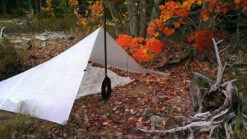 Hyperlite Mountain Gear Flat Tarp 8´6´´ X 8´6´´white -NatureGear Verkaufsgeschäft tarp field